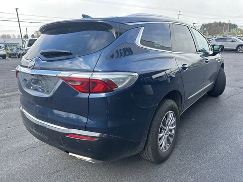 Used 2024 Buick Enclave Essence image 4