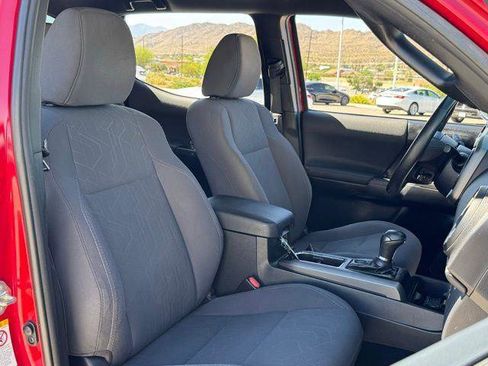 Used 2019 Toyota Tacoma TRD Sport w/ Technology Package RWD image 32
