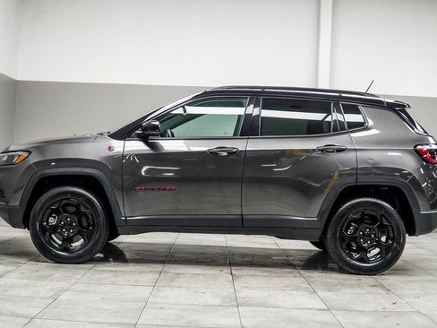 Used 2023 Jeep Compass Trailhawk image 9