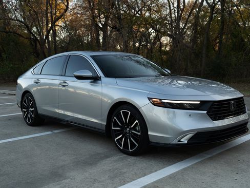 Certified 2025 Honda Accord Touring image 2