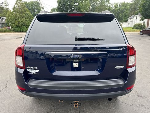 Used 2017 Jeep Compass Latitude AWD/4WD image 4