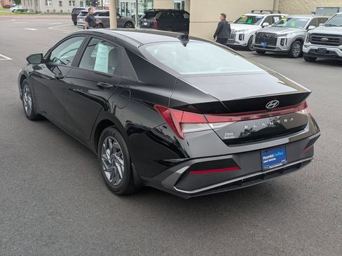 Certified 2024 Hyundai Elantra SEL FWD image 7