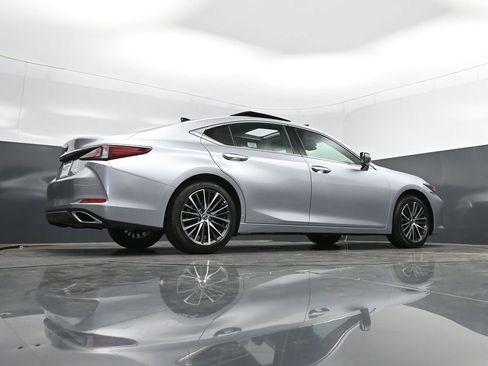 Certified 2025 Lexus ES 350 w/ Premium Package image 42