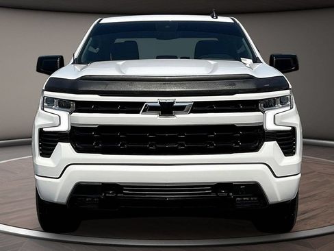 Used 2024 Chevrolet Silverado 1500 RST RWD image 2