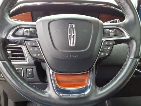 Used 2024 Lincoln Navigator Premiere AWD/4WD image 19
