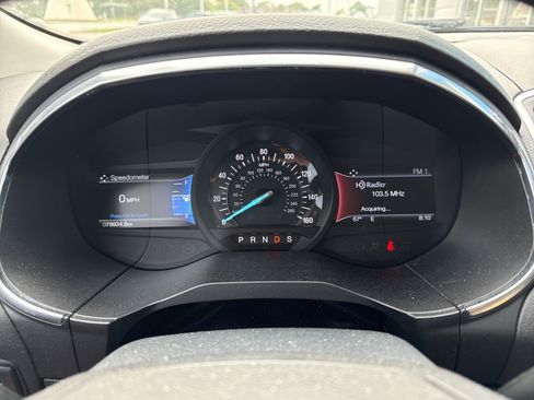 Used 2015 Ford Edge Titanium w/ Equipment Group 302A FWD image 4