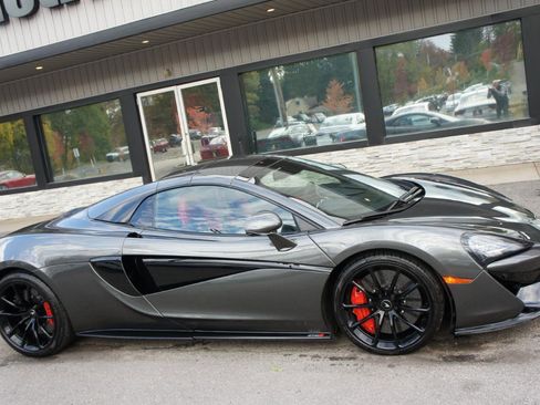 Used 2019 McLaren 570S Spider image 57