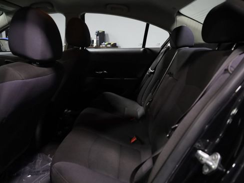 Used 2014 Chevrolet Cruze LT w/ Technology Package FWD image 18