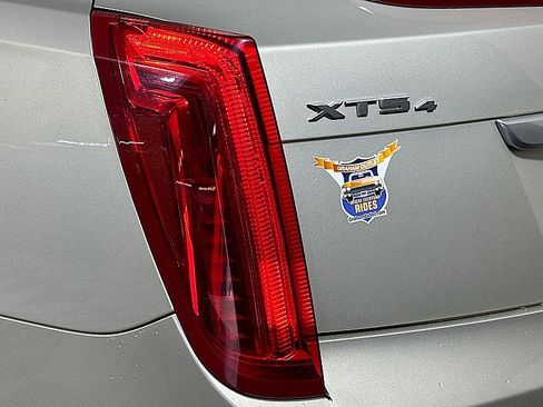 Used 2016 Cadillac XTS Luxury w/ Driver Awareness Package AWD/4WD image 8