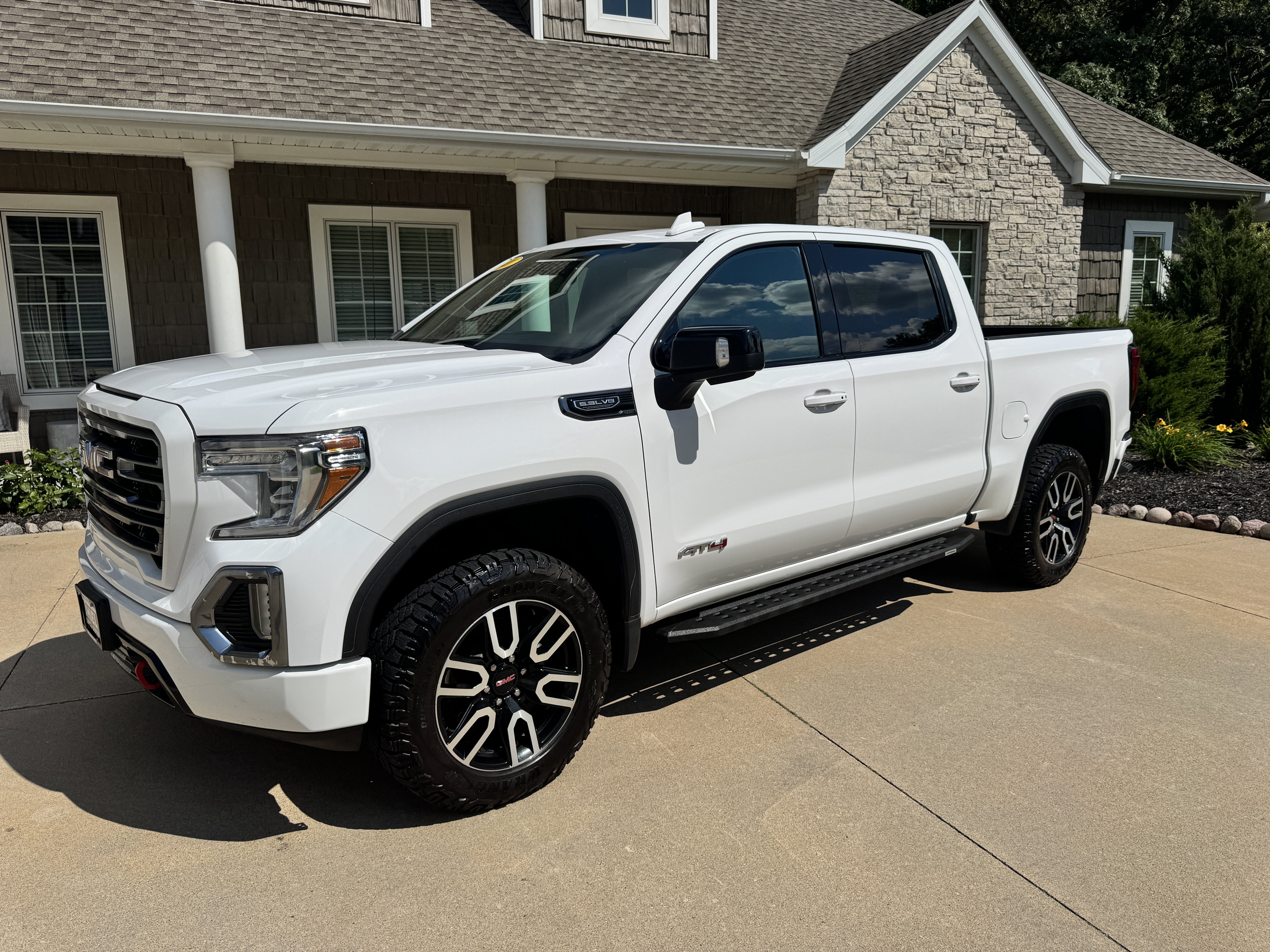 Used 2021 GMC Sierra 1500 AT4 AWD/4WD image 2