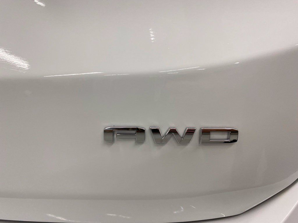 Used 2024 GMC Terrain SLT AWD/4WD image 28