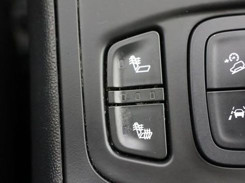 Used 2024 GMC Terrain SLT image 16