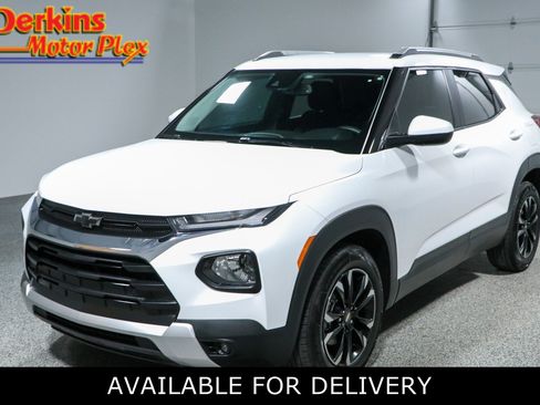 Used 2023 Chevrolet TrailBlazer LT w/ Convenience Package FWD image 1