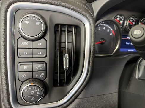 Used 2019 Chevrolet Silverado 1500 LTZ w/ LTZ Premium Package AWD/4WD image 26