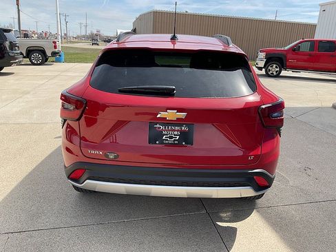 New 2026 Chevrolet Trax LT FWD image 8