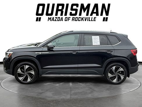 Used 2024 Volkswagen Taos SE AWD/4WD image 3