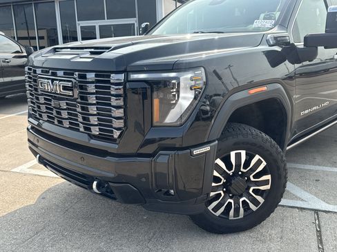 Used 2025 GMC Sierra 2500 Denali Ultimate AWD/4WD image 2