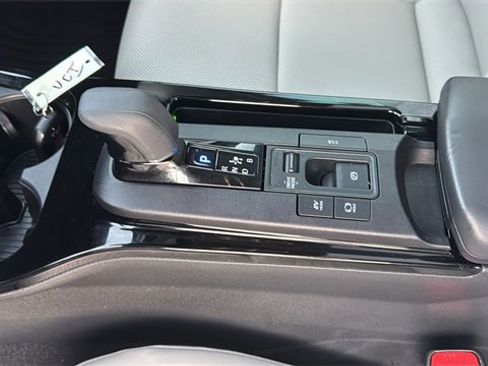 Used 2024 Toyota Prius XLE image 20