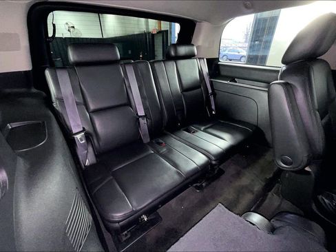 Used 2013 Cadillac Escalade Luxury image 39