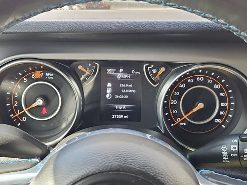 Used 2023 Jeep Wrangler Sport AWD/4WD image 15