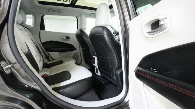 Used 2018 Jeep Compass Limited w/ Navigation Group AWD/4WD image 11