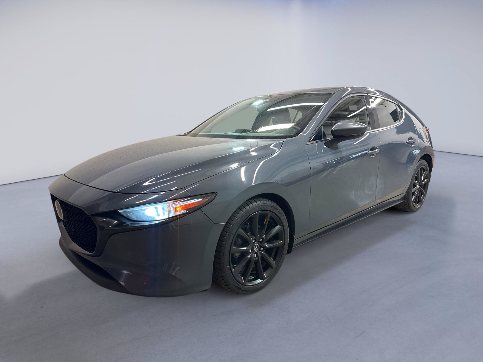Used 2019 MAZDA MAZDA3 Hatchback w/ Preferred Package FWD image 3