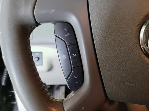 Used 2008 Buick Enclave CXL w/ Entertainment Package #2 image 32