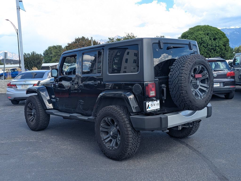 Used 2013 Jeep Wrangler Unlimited Sahara w/ Max Tow Pkg AWD/4WD image 7