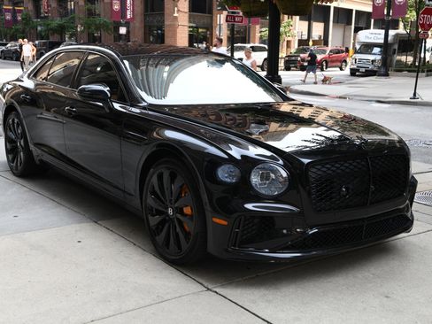 New 2025 Bentley Flying Spur Plug-In Hybrid image 3