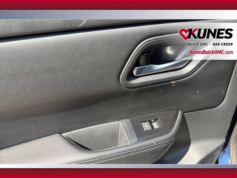 Used 2025 Nissan Rogue SV AWD/4WD image 33