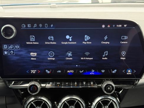 Used 2024 Chevrolet Blazer EV LT image 27