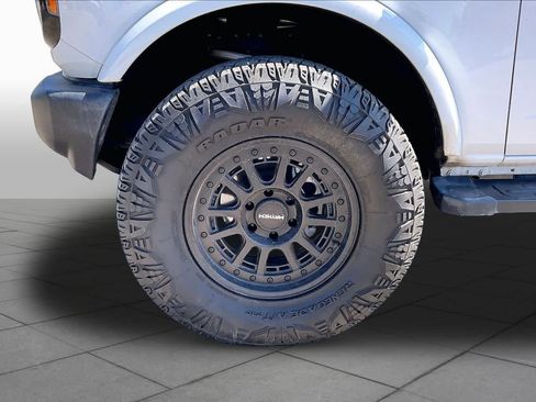 Used 2024 Ford Bronco Outer Banks AWD/4WD image 10