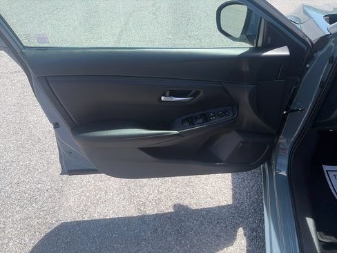 Used 2024 Nissan Sentra SV FWD image 11
