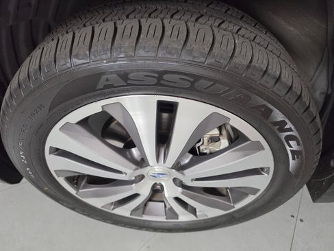 Used 2022 Subaru Ascent Limited w/ Technology Package AWD/4WD image 9