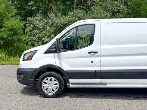 Certified 2025 Ford Transit 250 Low Roof w/ Exterior Upgrade Package RWD image 9