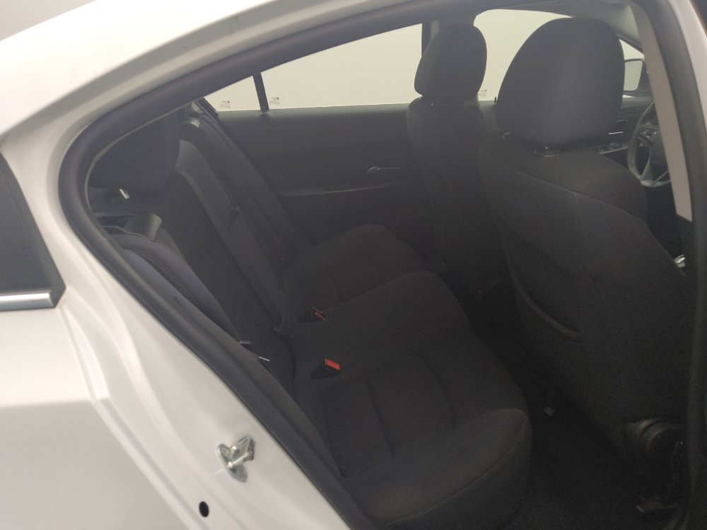 Used 2015 Chevrolet Cruze LT FWD image 19