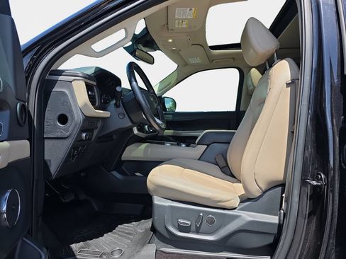Used 2022 Ford Expedition Max Limited AWD/4WD image 12