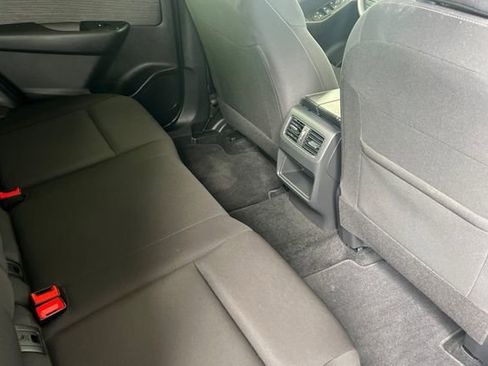 Used 2023 Nissan Rogue S image 19