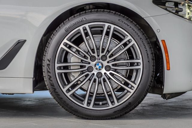 Used 2019 BMW 540i w/ M Sport Package RWD image 16