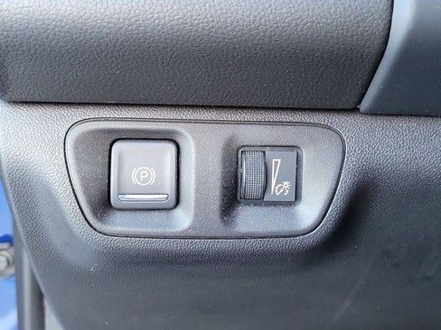 Used 2023 GMC Acadia SLE FWD image 8