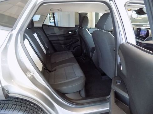 Used 2024 Chevrolet Trax LS image 27