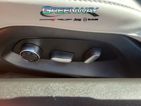 Used 2023 Chevrolet Corvette Stingray Premium Conv w/ Z51 Performance Package RWD image 14