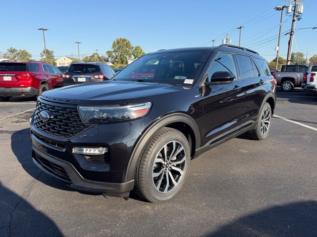 Used 2023 Ford Explorer ST-Line w/ Class IV Trailer Tow Package AWD/4WD image 5