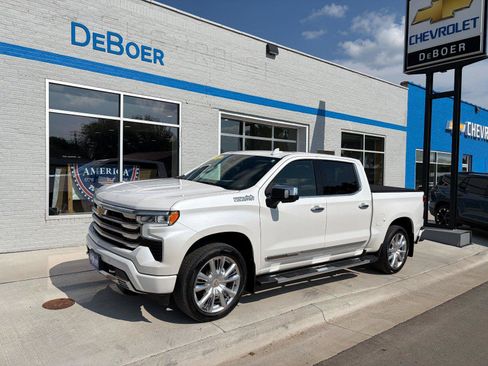 Used 2022 Chevrolet Silverado 1500 High Country AWD/4WD image 1