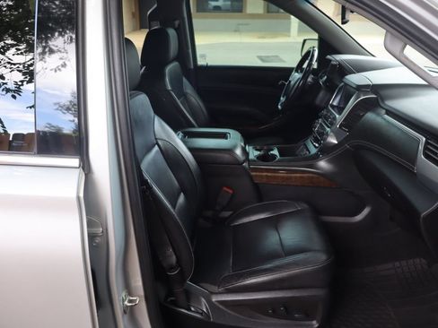 Used 2018 Chevrolet Suburban LT AWD/4WD image 23