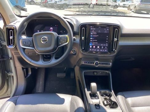 Used 2024 Volvo XC40 B5 Core AWD/4WD image 8