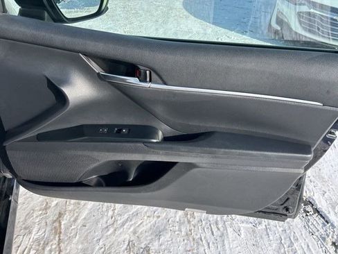 Used 2019 Toyota Camry L image 42