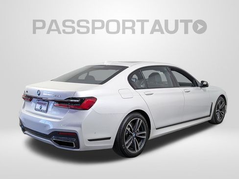 Used 2022 BMW 750i xDrive w/ M Sport Package AWD/4WD image 7