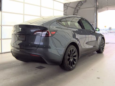 Used 2021 Tesla Model Y Long Range AWD/4WD image 2