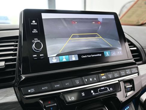 Used 2025 Honda Odyssey Elite image 18